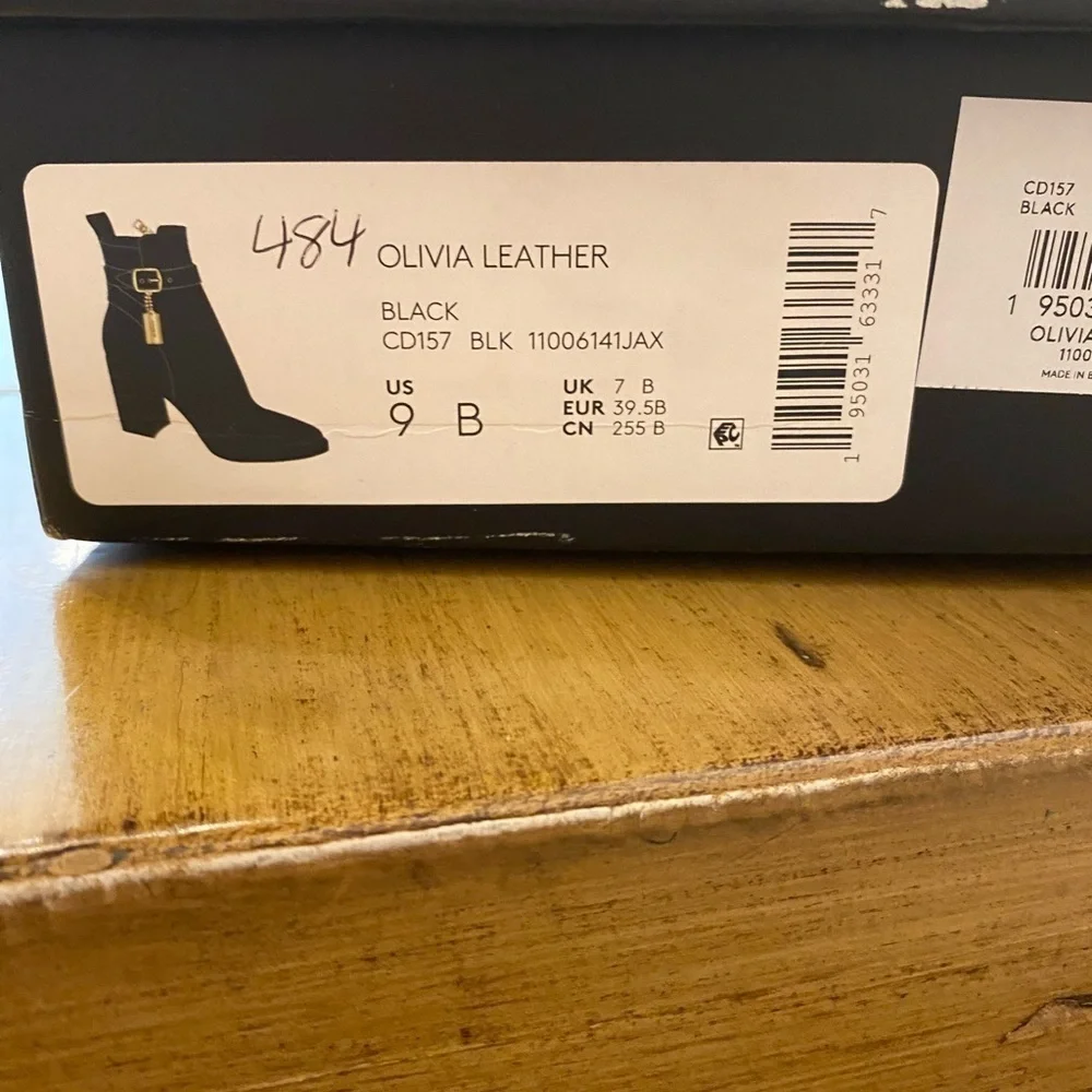 Coach Women’s Olivia Leather Black Ankle Boots New Size 9 *missing charms